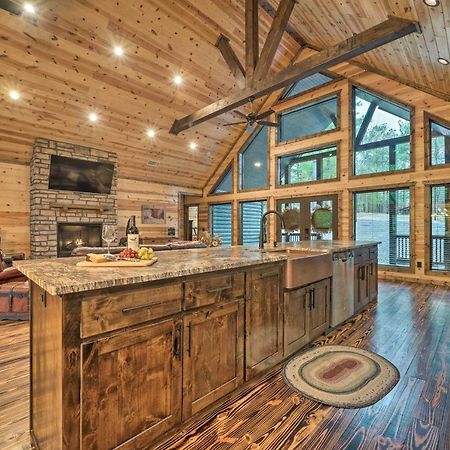 Broken Bow Cabin Deck With Hot Tub And Pool Table! Luaran gambar
