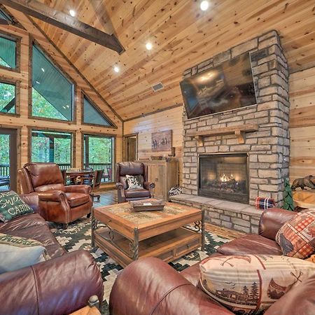 Broken Bow Cabin Deck With Hot Tub And Pool Table! Luaran gambar