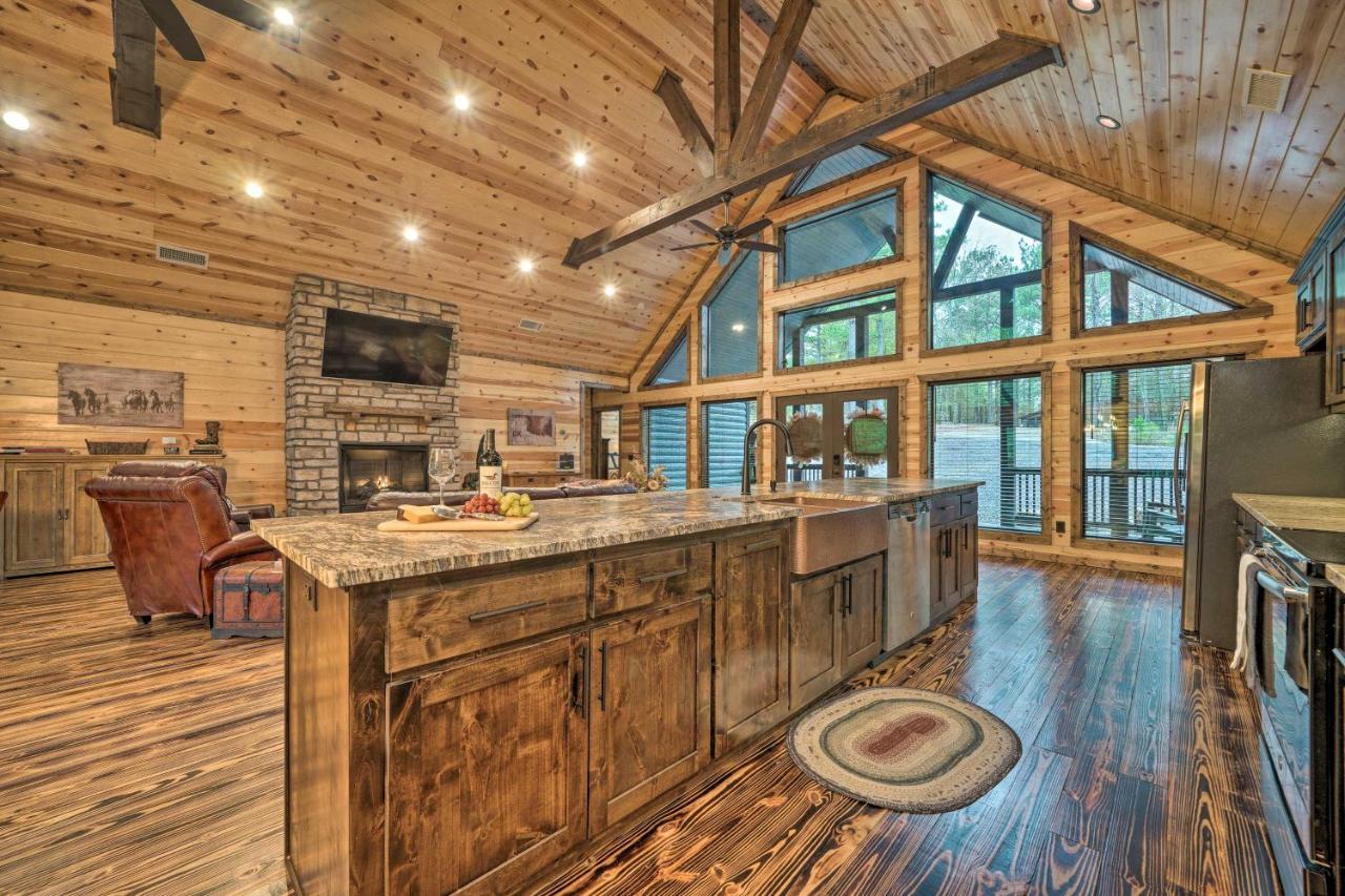 Broken Bow Cabin Deck With Hot Tub And Pool Table! Luaran gambar