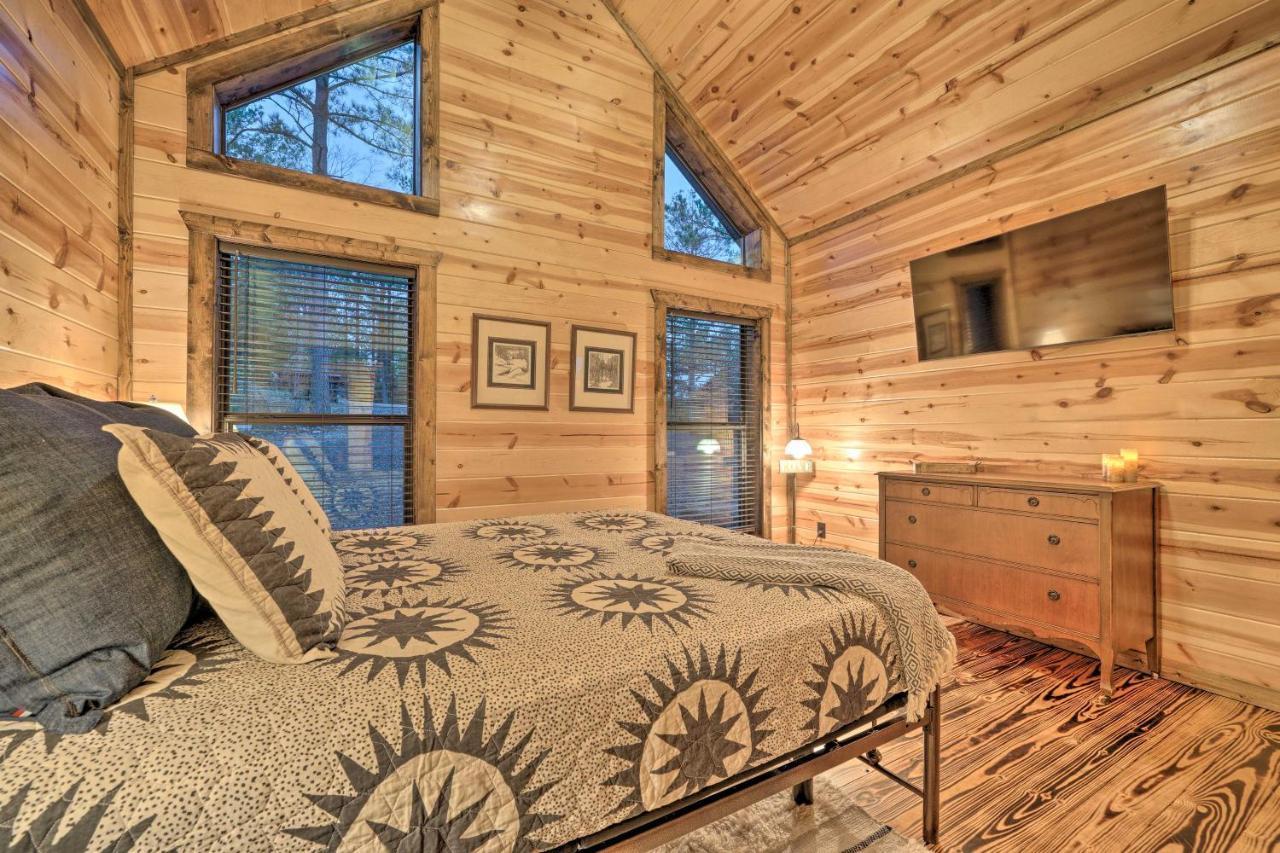 Broken Bow Cabin Deck With Hot Tub And Pool Table! Luaran gambar