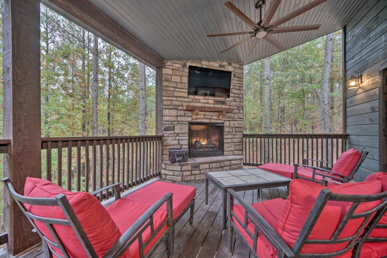 Broken Bow Cabin Deck With Hot Tub And Pool Table! Luaran gambar