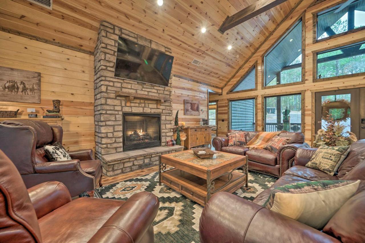 Broken Bow Cabin Deck With Hot Tub And Pool Table! Luaran gambar