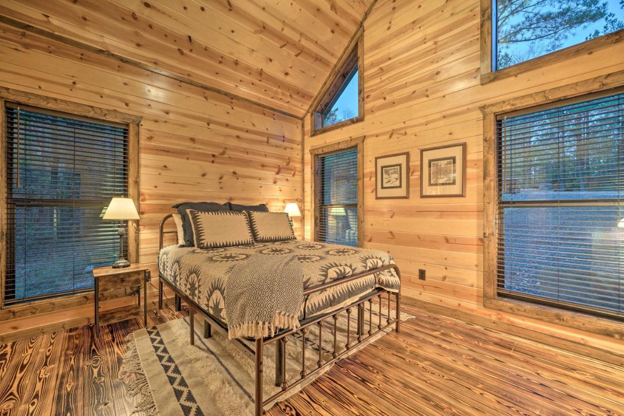 Broken Bow Cabin Deck With Hot Tub And Pool Table! Luaran gambar