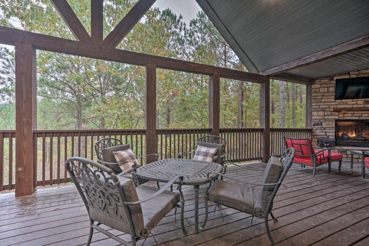 Broken Bow Cabin Deck With Hot Tub And Pool Table! Luaran gambar