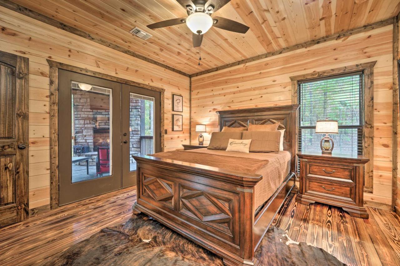 Broken Bow Cabin Deck With Hot Tub And Pool Table! Luaran gambar