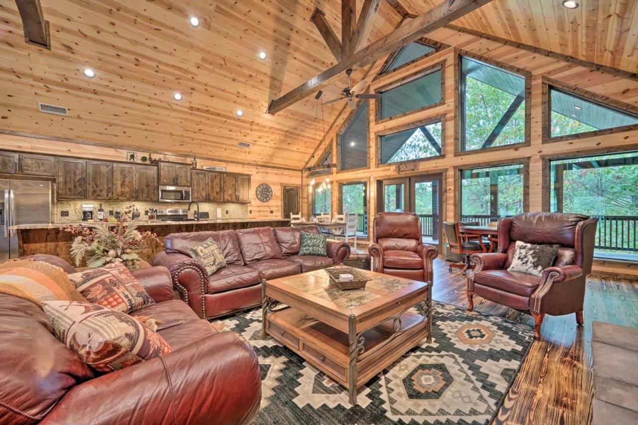 Broken Bow Cabin Deck With Hot Tub And Pool Table! Luaran gambar
