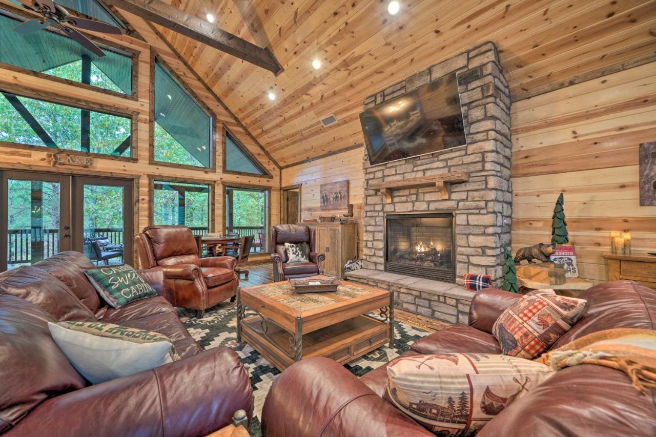 Broken Bow Cabin Deck With Hot Tub And Pool Table! Luaran gambar
