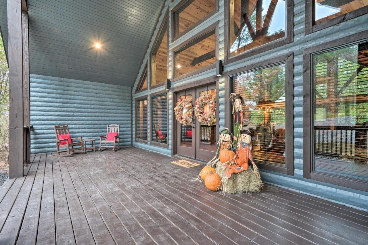 Broken Bow Cabin Deck With Hot Tub And Pool Table! Luaran gambar